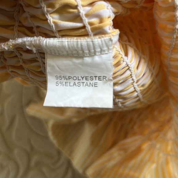 Beautiful top - Picture 6 of 6